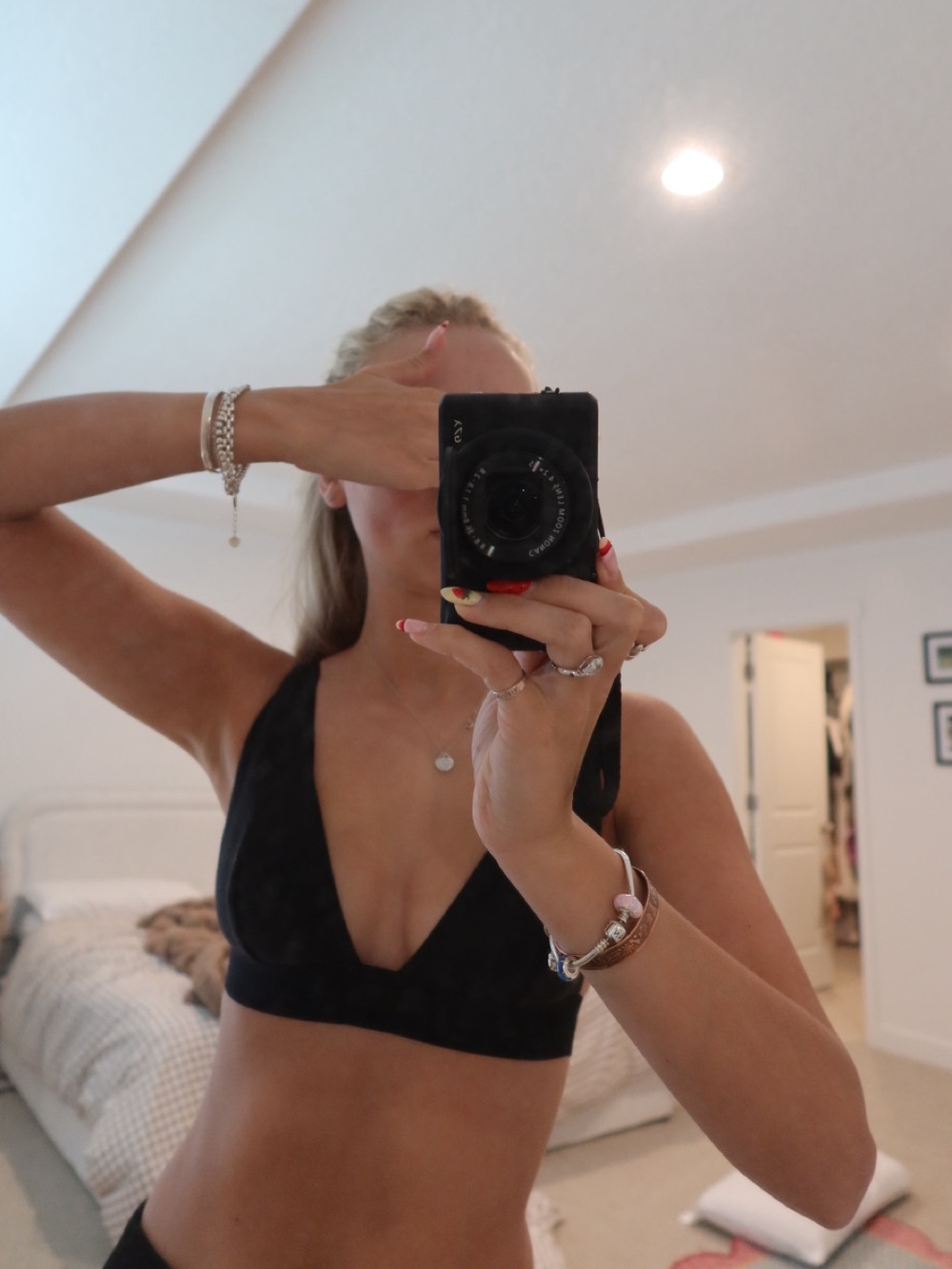 Skims Black Plunge Bralette size Small